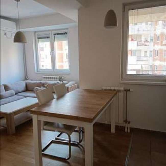 Наместен стан во Аеродром - 3