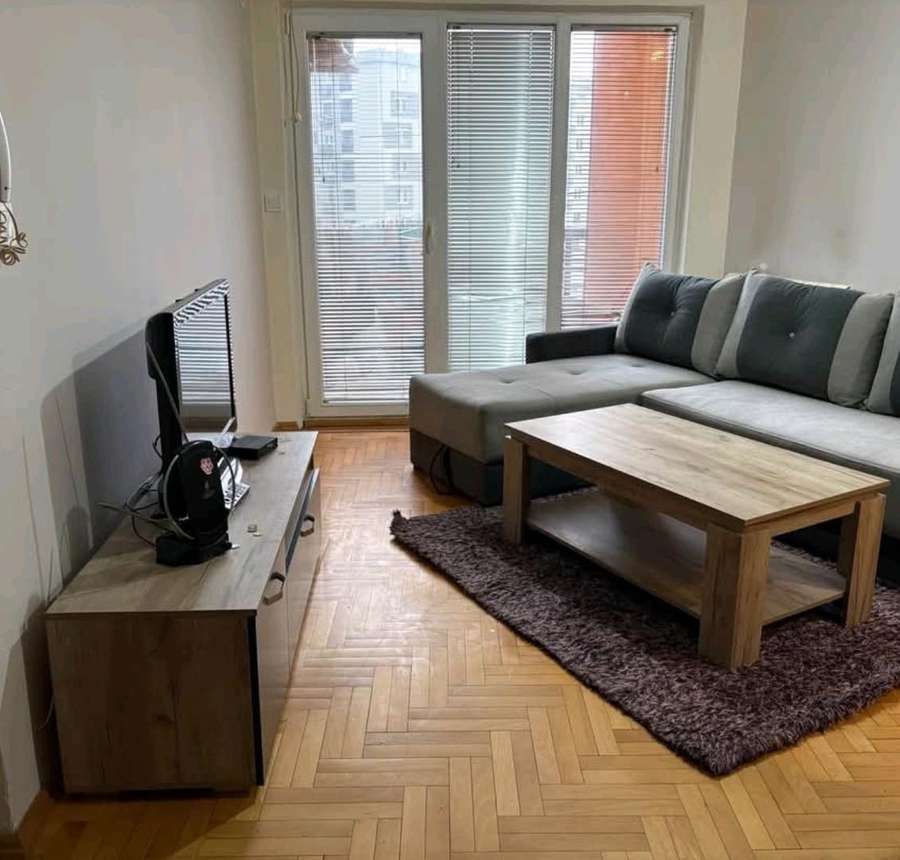 Гарсоњера во Аеродром - 1