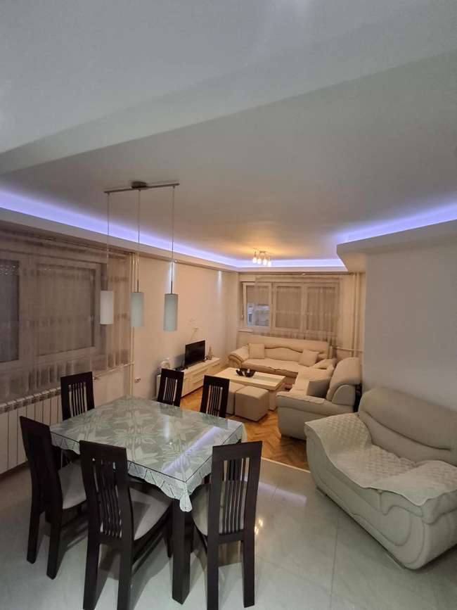 Стан во Автокоманда - slika 2