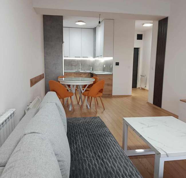 Стан во Автокоманда - slika 2