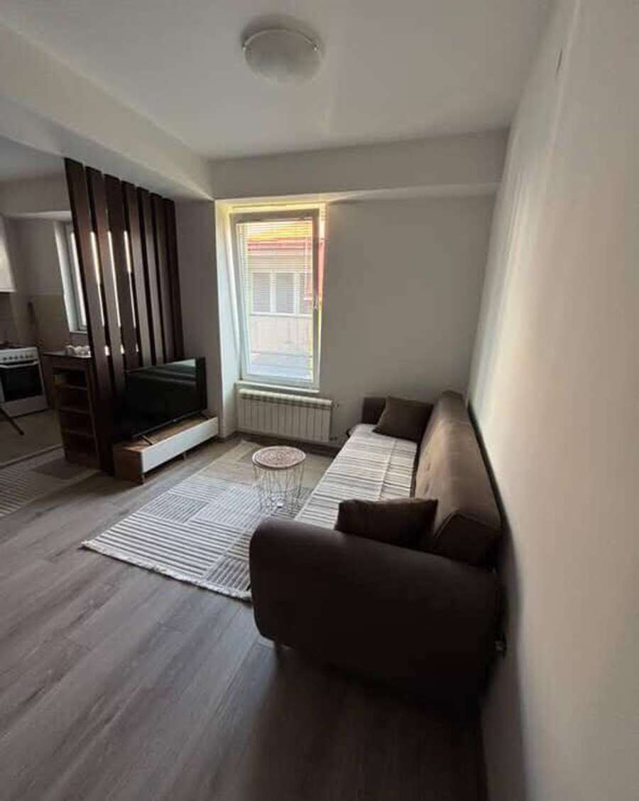 Гарсоњера во Центар - 1