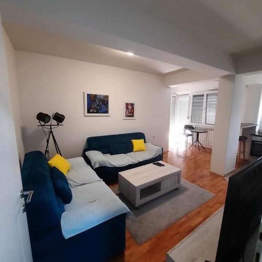 Стан спроти City Mall - 1