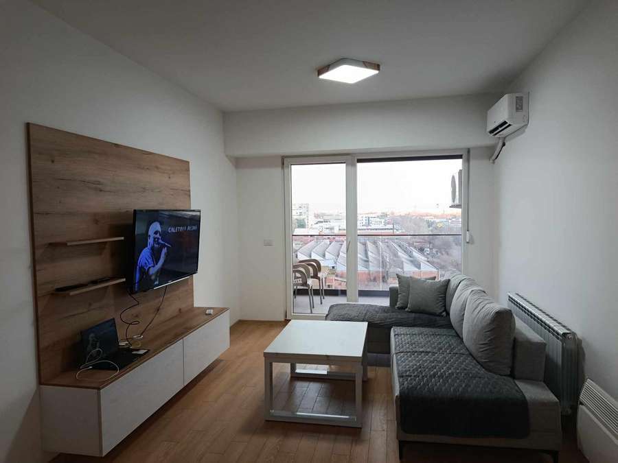 Нов невселуван и комплетно наместен стан во Автокоманда - 1