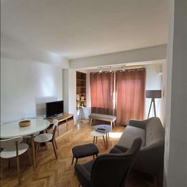 Двособен стан во Аеродром - 3