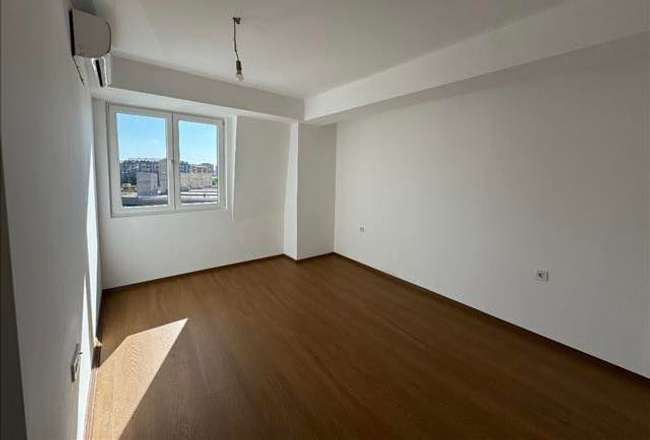 Веднаш вселив стан во Центар - slika 2