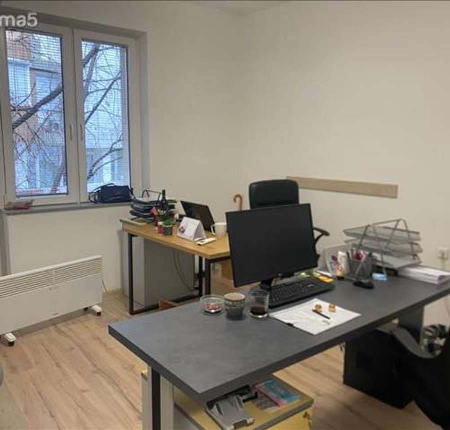 Деловен простор во строг Центар - 1