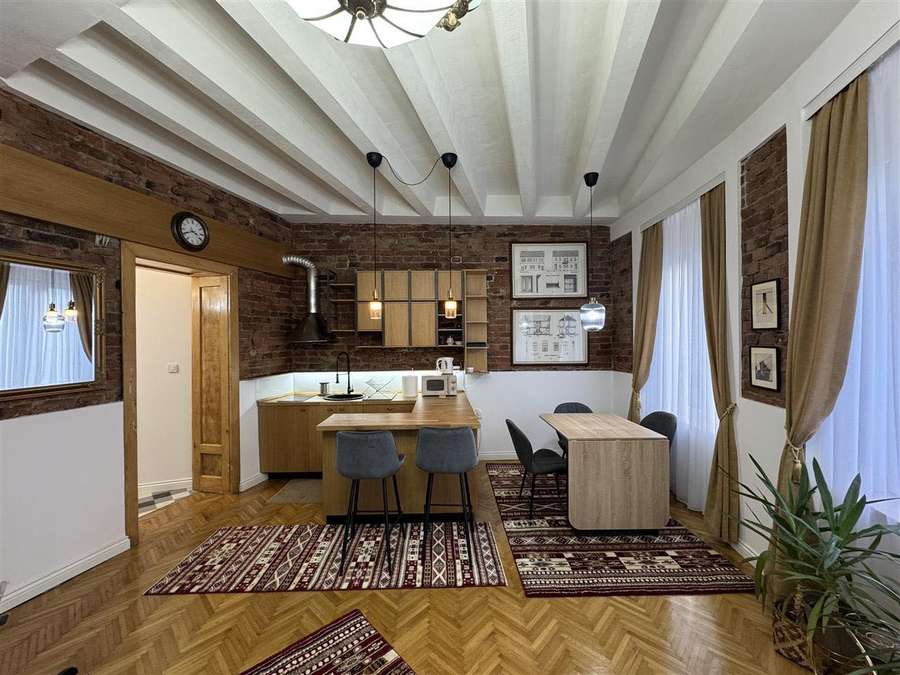 Стан во строг Центар - 1