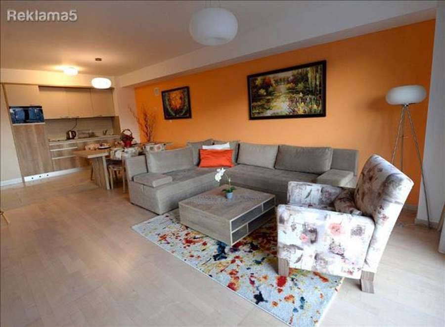 Комплетно опремен луксузен стан во ТЦ Капитол - 1