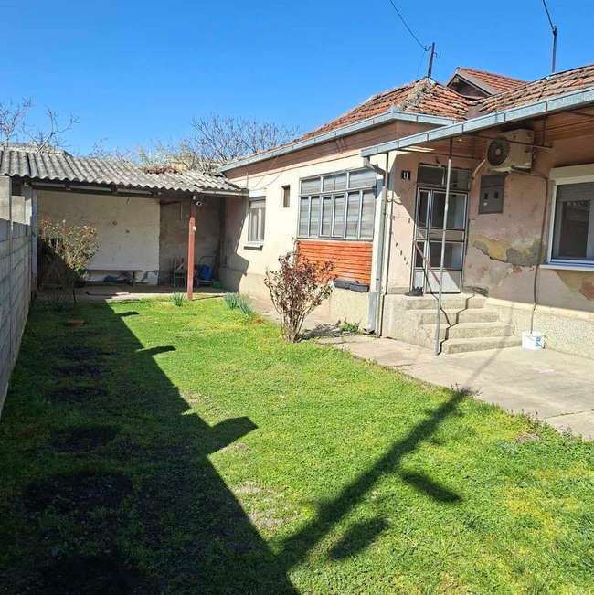 Парцела со куќа во Маџари - slika 2