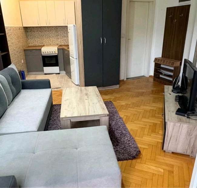 Гарсоњера во Аеродром - 3