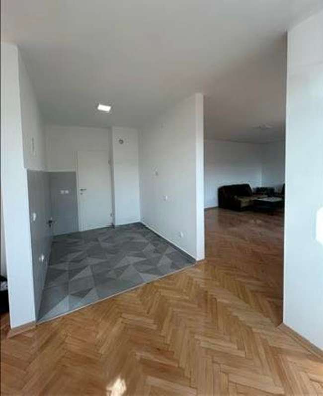 Комплетно реновиран стан во Ѓорче Петров - 3