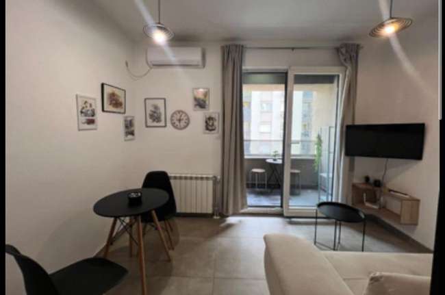 Наместена гарсоњера во Аеродром - slika 2