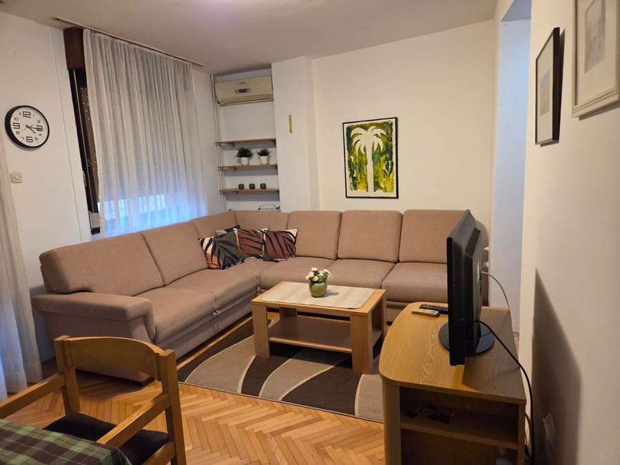 Гарсоњера во Дебар Маало - 1