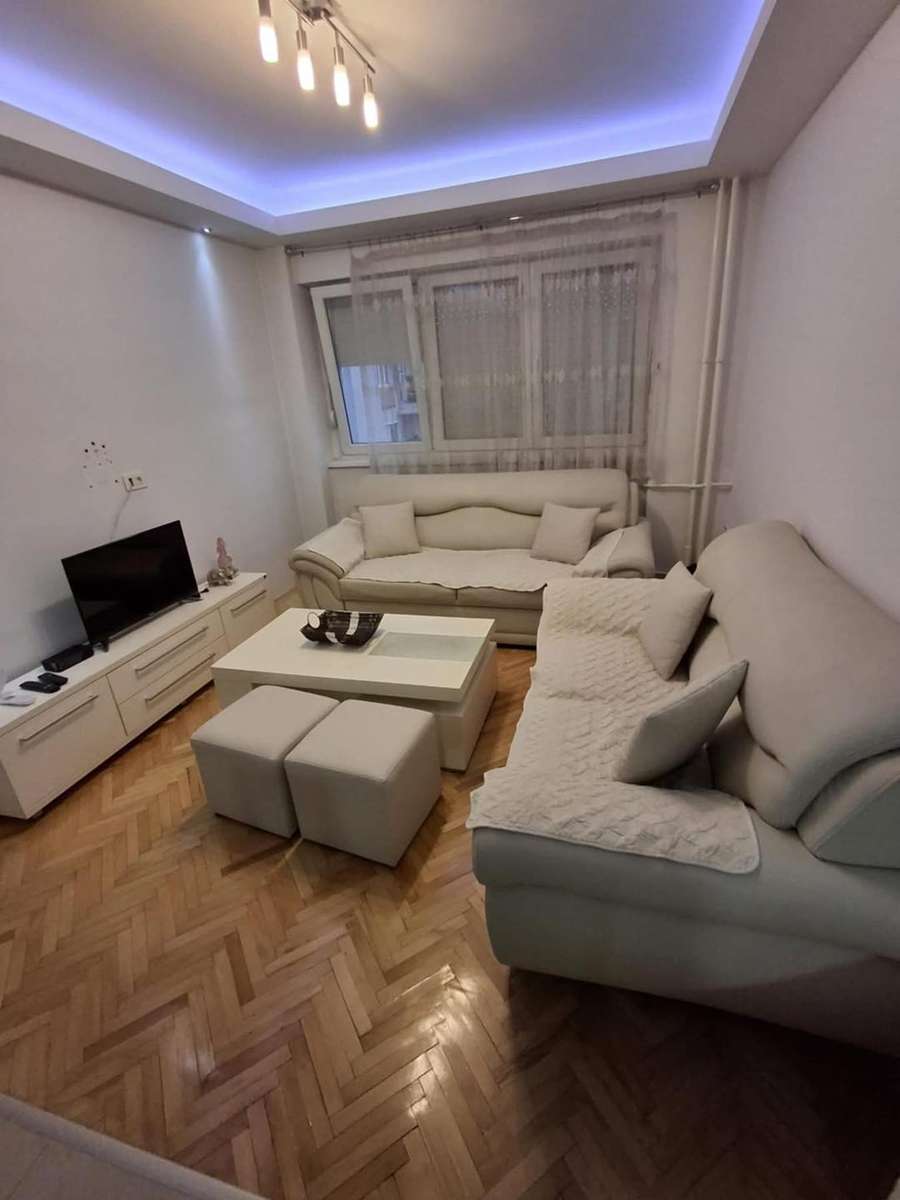 Стан во Автокоманда - 1