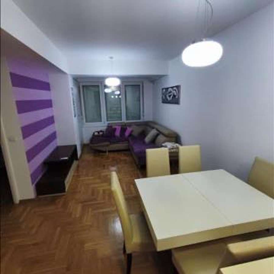 Комплетно наместен стан во Центар - 1