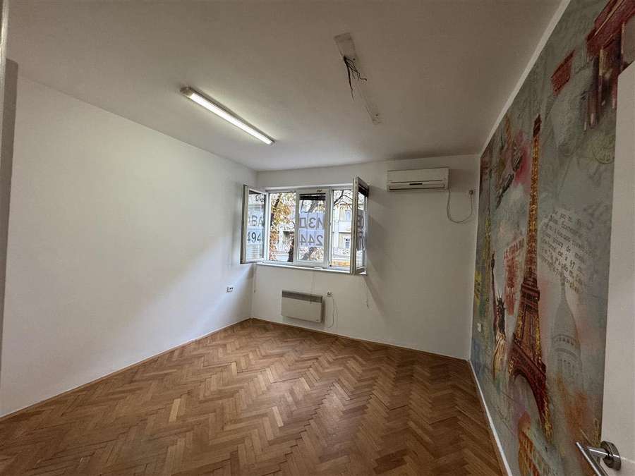 Деловен простор на Рекорд - 1