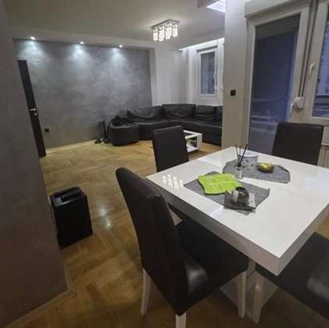 Трособен стан во Аеродром - 3