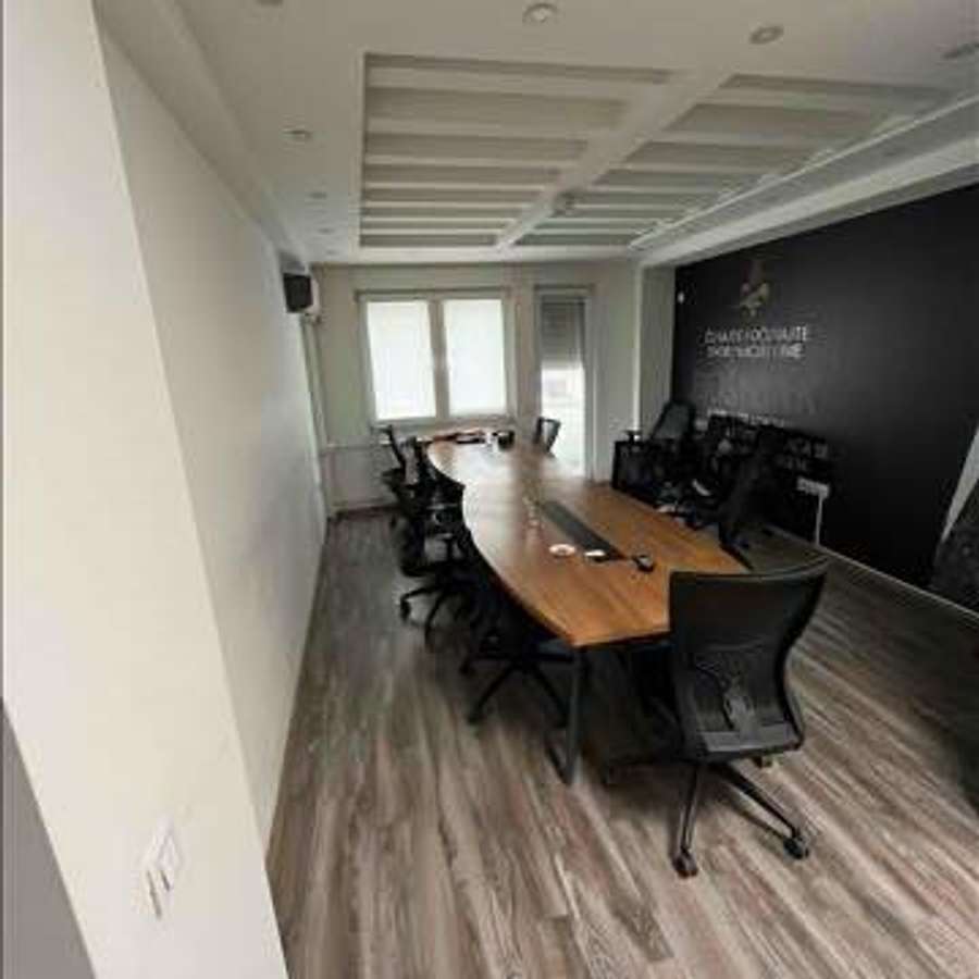 Деловен простор на Ул. Македонија - 1