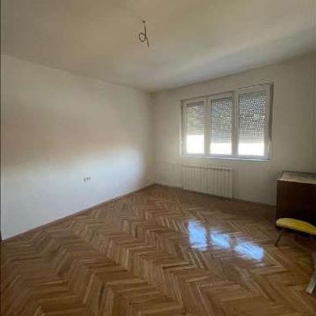 Трособен стан во Центар - slika 2