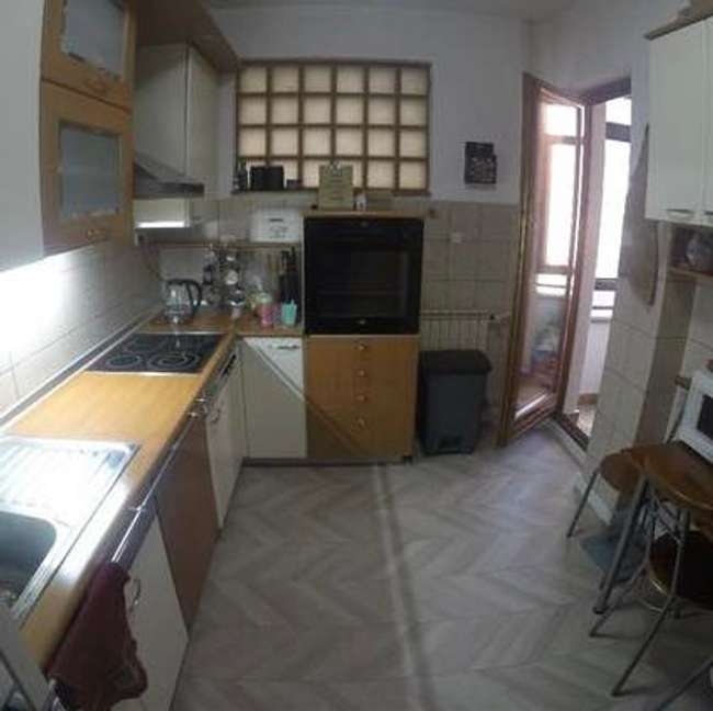 Стан во Центар кај Универзална сала - 3