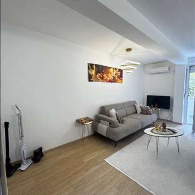 Целосно наместен стан во Топанско Поле - slika 2