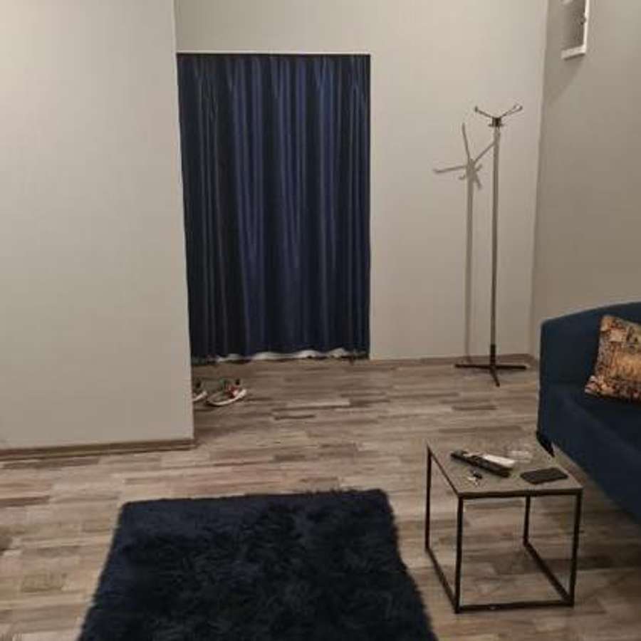 Гарсоњера со галерија во Центар - 1