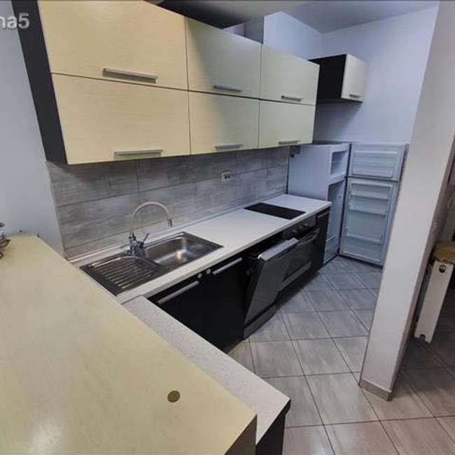 Комплетно наместен стан во Центар - 3