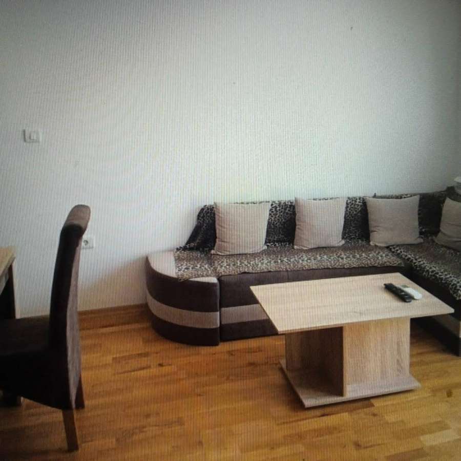 Нов трособен наместен стан во Влае - 1