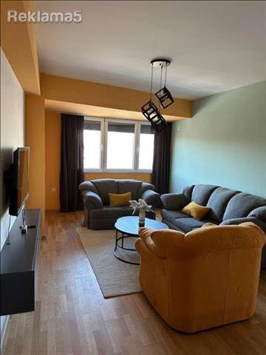 Нов комплетно опремен стан позади East Gate Mall - 1