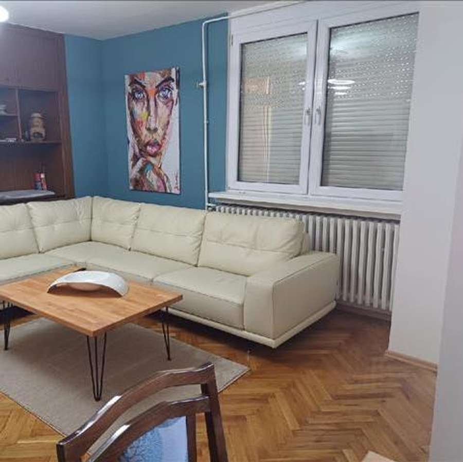 Стан кај Градски зид спроти Диамонд - 1