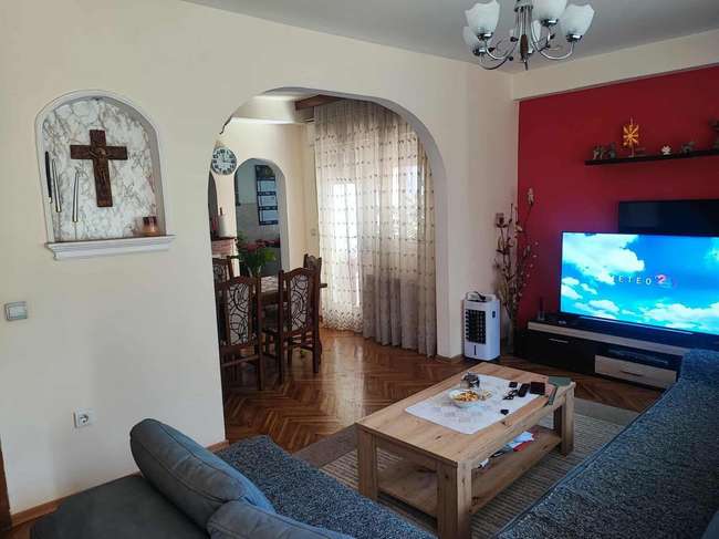 Трособен стан во Аеродром - slika 2