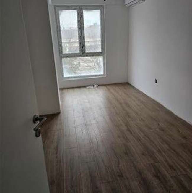 Стан позади East Gate - slika 2