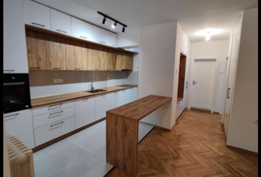 Полунаместен стан во Центар - Градски Sид - 1