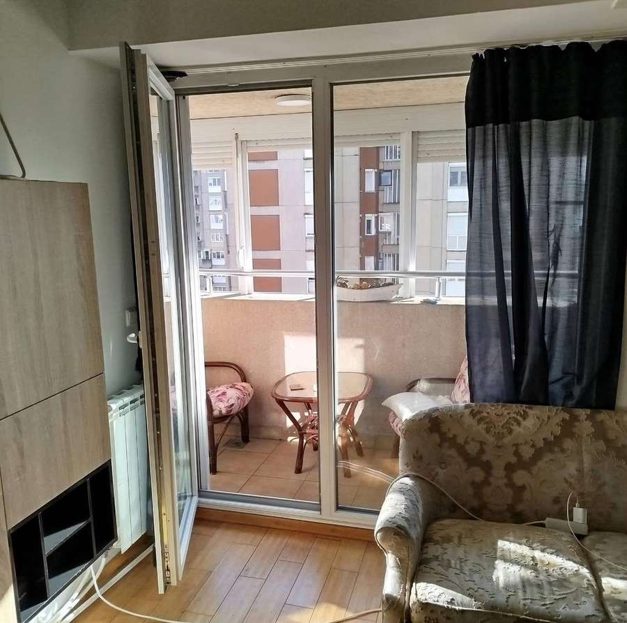 Стан во Аеродром - 1