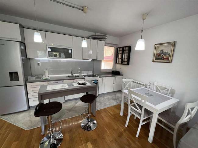 Убаво уреден трособен стан во Козле - slika 2