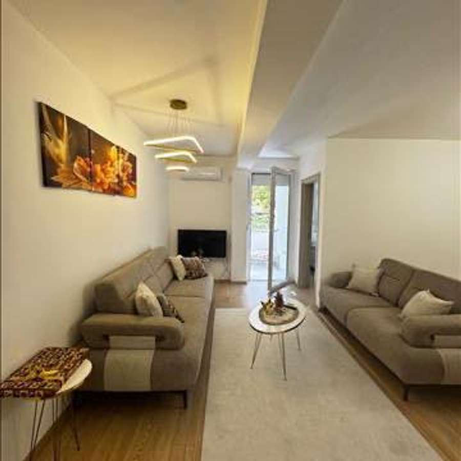 Целосно наместен стан во Топанско Поле - 1