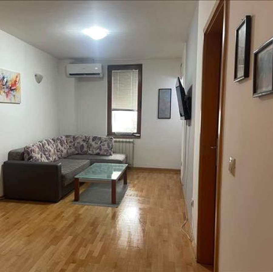 Наместен двособен стан во Дебар Маало - 1