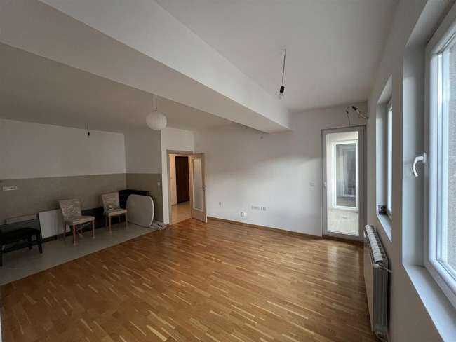 Празен стан во Кисела Вода - slika 2