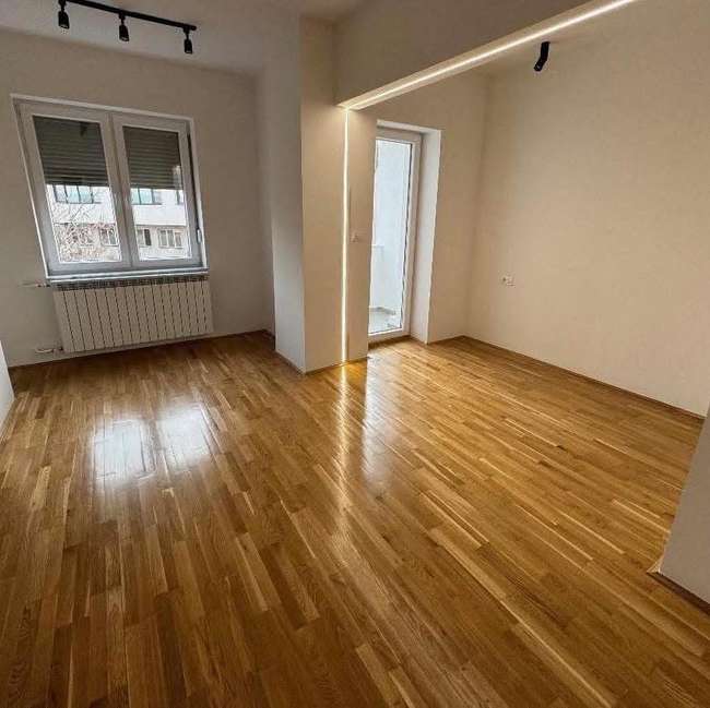 Реновиран стан во строг Центар - 3