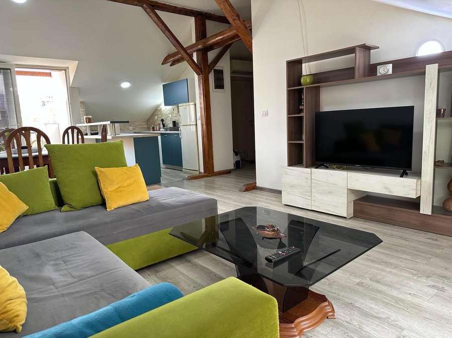 Tрособен наместен стан во срцето на Центар - 1