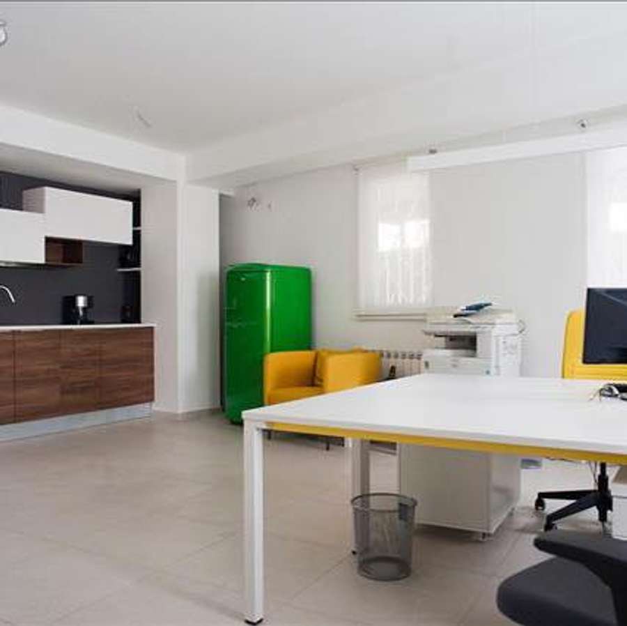 Стан за канцеларија во Центар - 1