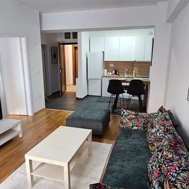 Комплетно наместен стан во East Gate Living - slika 2