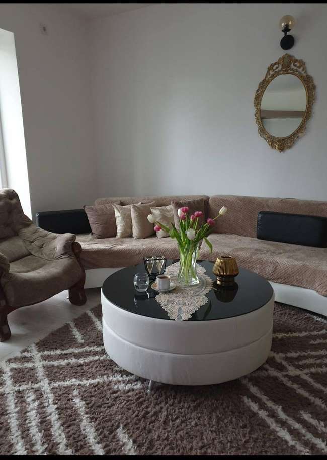 Стан во Центар спроти Американска Амбасада - slika 2