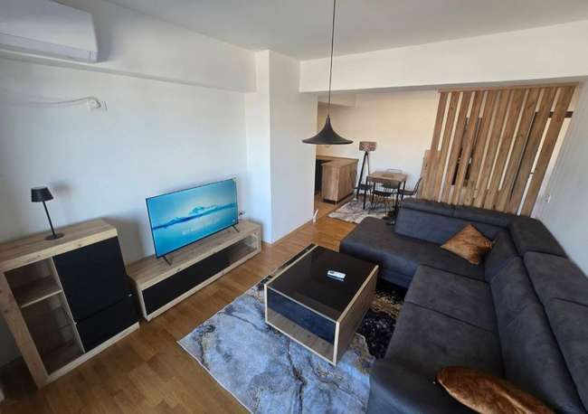 Целосно наместен стан карши ФОН Универзитет - slika 2