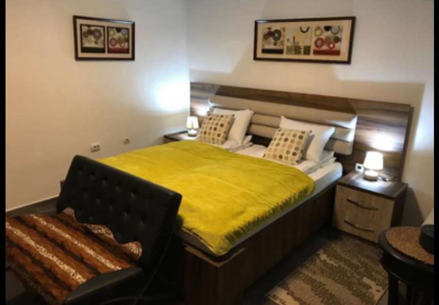 Гарсоњера во Центар - 1