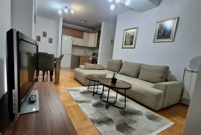 Двособен комплетно опремен стан во Аеродром - 3