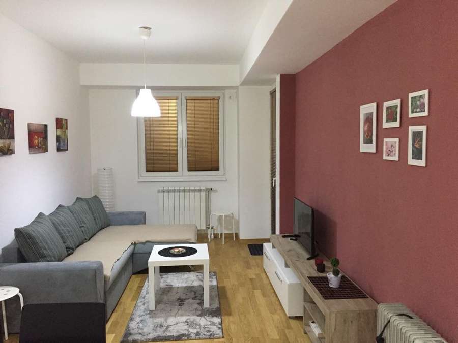 Наместен стан во Аеродром - 1