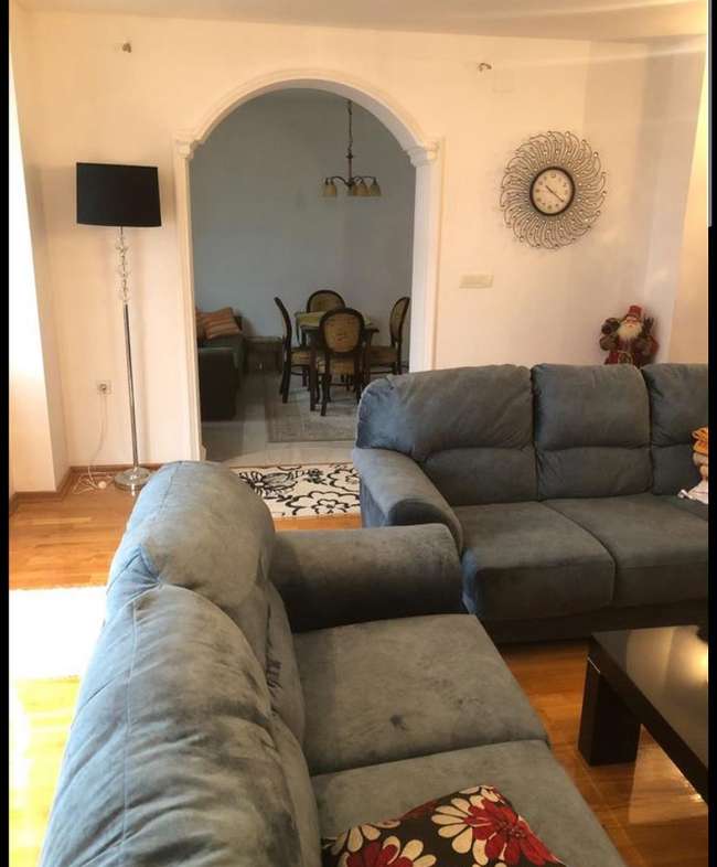 Стан со двор и поглед на Водно - slika 2