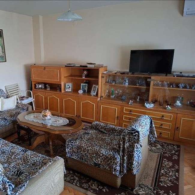 Стан со прекрасен поглед во Аеродром - slika 2