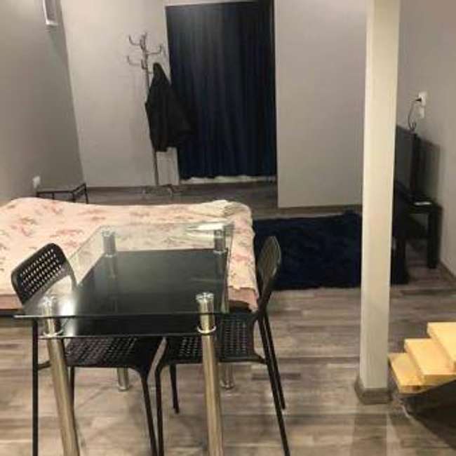 Гарсоњера со галерија во Центар - slika 2